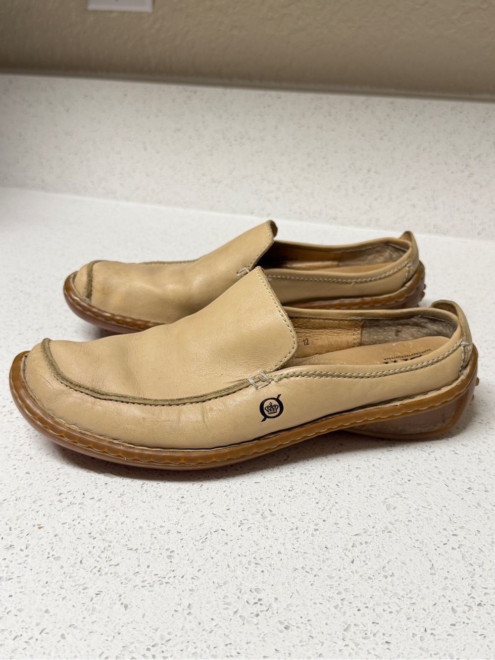 Born Womens Tan Leather Slip-On Loafers 8/39